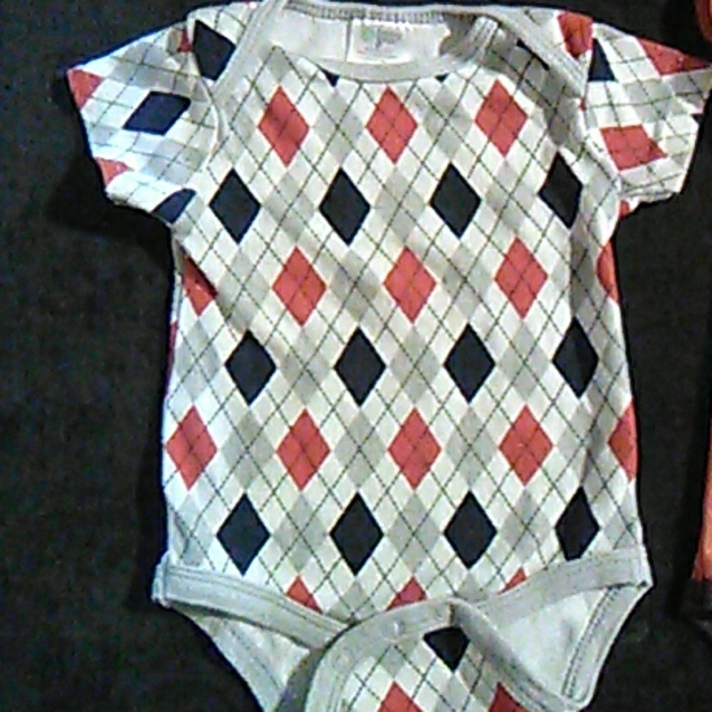 Argyle print Onsie 6-9 months